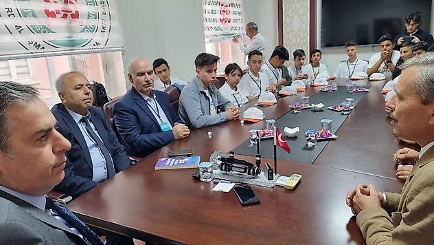 Misafir Öğrencilerden Kaymakam Kapankya'ya Ziyaret