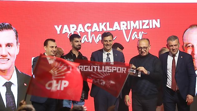 Mustafa Kemal Mahallesinde Sevgi Seli CHP'li Başkan Adaylarından Gövde Gösterisi