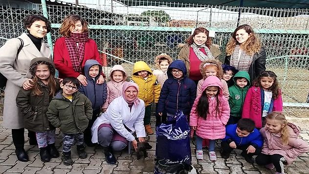 Öğrencilerden Hayvan Barınağına Ziyaret