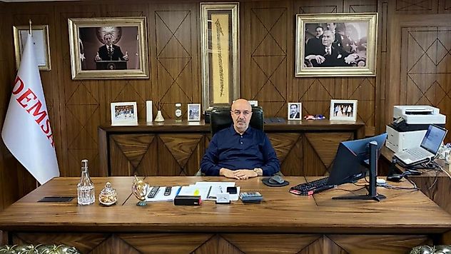 Oyunuz önce İstanbul'u sonra deprem bölgesini kurtaracak  İstanbul halkına seslenen Araştırmacı yazar Hüseyin Demir, İstanbul'da