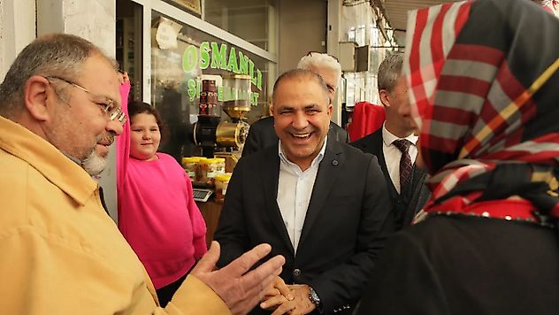 Projeleri ve hedefleriyle vatandaşın umudu oldu: Manisa Ali Uçak'ı bağrına bastı