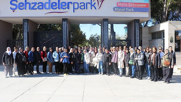 Sarıgöllü Kadınlar Manisa'yı Adım Adım Gezdi