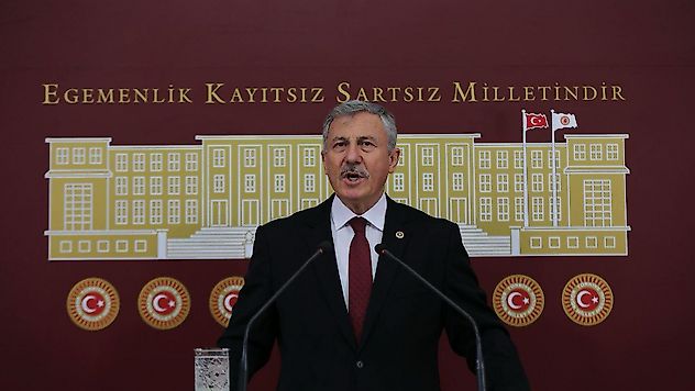 Selçuk Özdağ 'Hazine arazileri Suriyeli mültecilere tahsis edilecek' iddialarını TBMM'ne taşıdı
