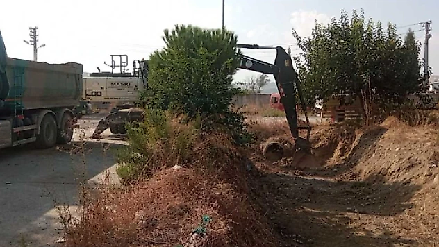 Selvilitepe Mahallesinde Dere Temizliği Yapıldı