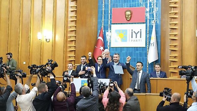 Tufan Akan Resmen Yunusemre Belediye Başkan Adayı