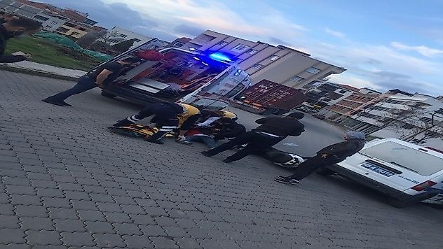 Tugutlu'da Polis Aracına Çarpıp ağır yaralandı