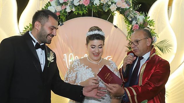Turgutlu Belediye Başkanı Çetin Akın, Kızının Nikahını Kıydı
