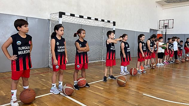Turgutlu Belediyesi Basketbol Kurs Kayıtları Devam Ediyor