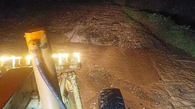 Turgutlu Belediyesi Fen İşleri Ekiplerinden Eş Zamanlı Çalışma