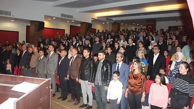 Turgutlu Bilim Ve Sanat Merkezi Suz-İ Dil Çocuk Korosu İlk Konserini Verdi