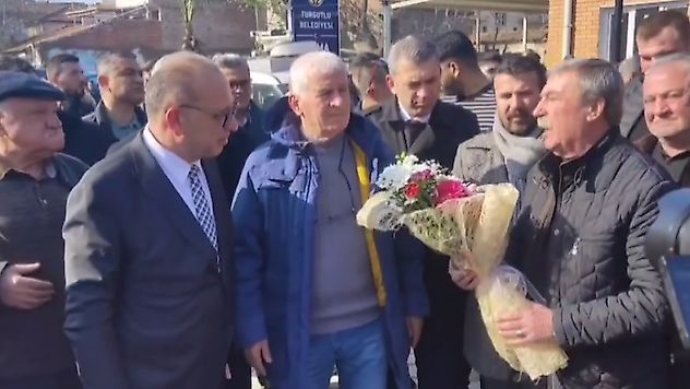 Turgutlu Cuma Pazarı Başkan Akın'ın katılımıyla açıldı