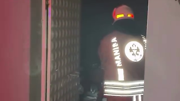 Turgutlu'da Bağ Evinde Trafo Yangını: Depo Malzemeleri Zarar Gördü