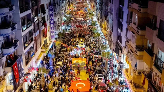 Turgutlu'da Cumhuriyet Coşkusu Kortejle Yaşandı