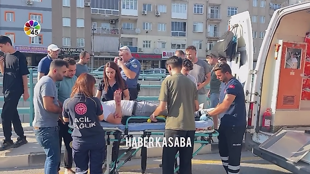 Turgutlu'da Moto Kurye Kazası! 16 Yaşındaki Sürücü Ağır Yaralandı