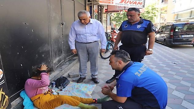 Turgutlu'da Sokakta Kalan Vatandaşa Belediye Sahip Çıktı
