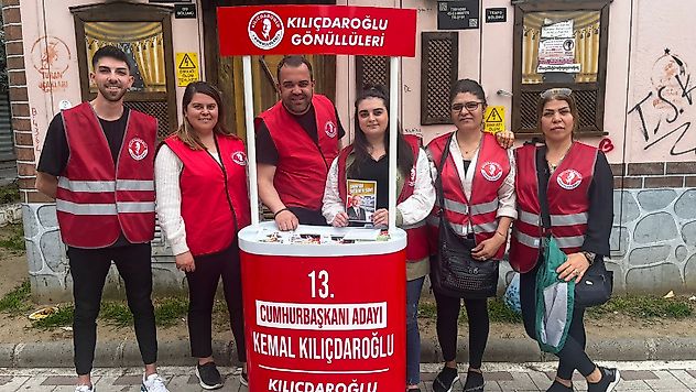 Turgutlu Kılıçdaroğlu Gönüllüleri Gece Gündüz Çalışıyor