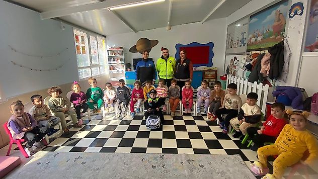 Turgutlu Polisi Miniklere Mesleği Tanıttı