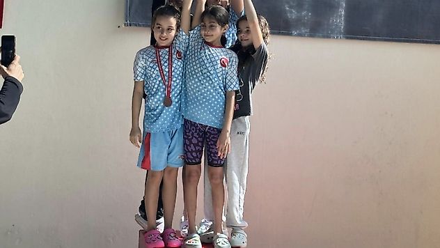 Yunusemre'nin Yüzücüleri İl Birinciliğinde Şampiyon Oldu