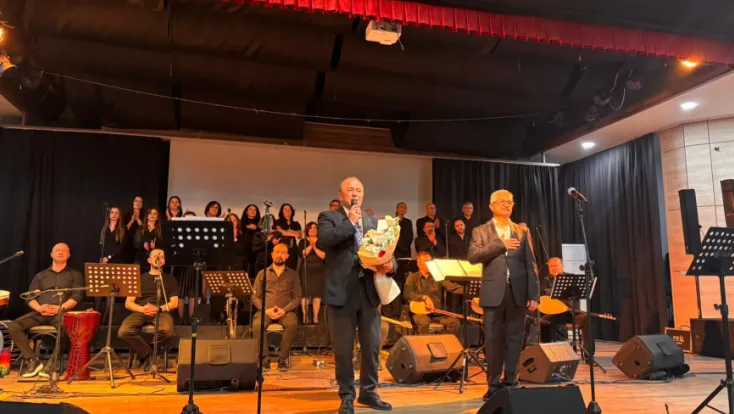 ‘ATATÜRKÜLER’ YUNUSEMRE’DE MÜZİKSEVERLERLE BULUŞTU