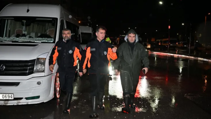 Manisa Büyükşehir ve MASKİ’den Yağış Mesaisi: Ekipler Tüm Gece Sahadaydı