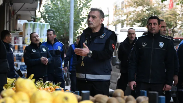 Manisa’da Kaldırımlar Vatandaşa Geri Veriliyor