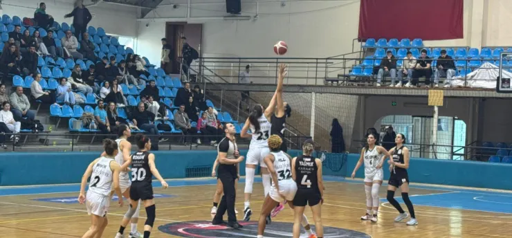 Edirne Deplasmanın Galibi Turgutlu Belediyesi Kadın Basketbol Takımı