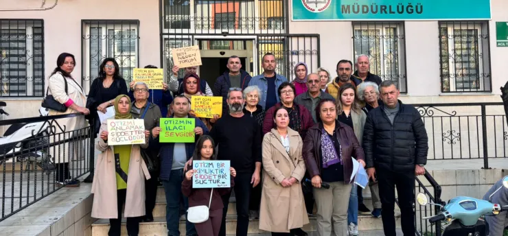 Turgutlu'da Otizmli Öğrencinin Merdivenden İtilmesi Olayına Tepki Büyüyor