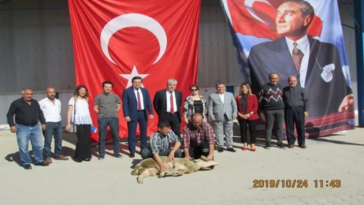 Selendim Tekstil'de 75 Kişilik İstihdam Garantili Hayırlı Olsun Kurbanı Kesildi