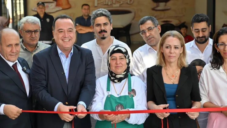 Ahmetli'ye Yeni Sosyal Tesis: Ferdi Zeyrek Parkı Açıldı