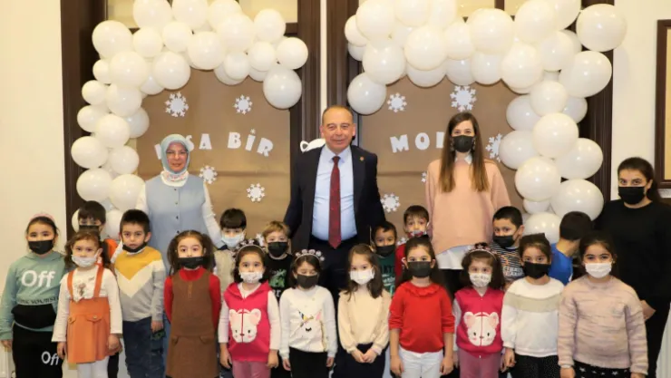 Akın'dan Minik Öğrencilere Yarıyıl Tatili Hediyesi