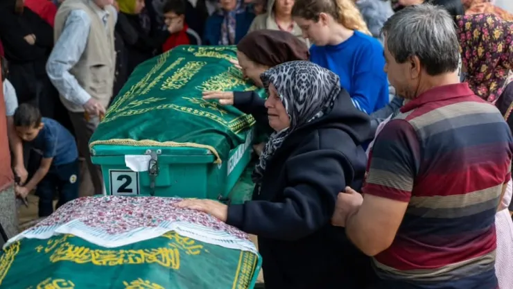 Anne, baba ve oğullarına yürek burkan veda