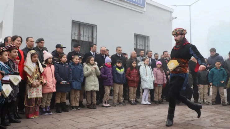 Atatürk'ün Turgutlu'ya Gelişinin 101. Yıldönümü İlçemizde Düzenlenen Törenle Kutlandı