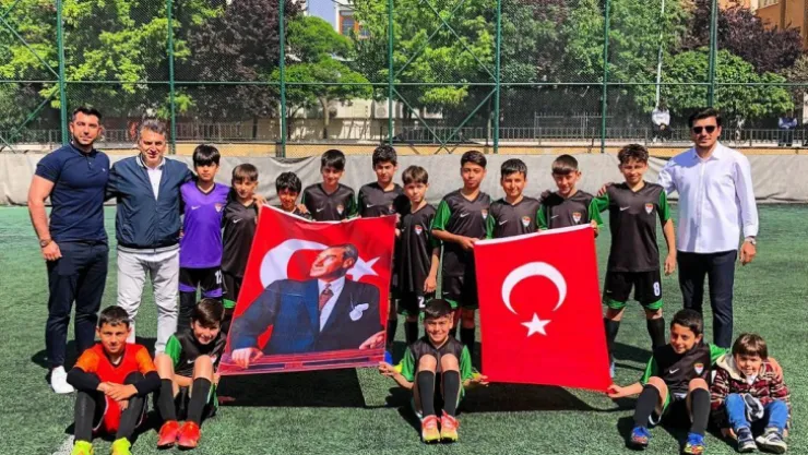 Başkan Bağlar biz yetenekli çocuklara dokunuyoruz