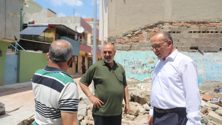 Başkan Çetin Akın'dan Yol Yenileme Çalışmalarının Devam Ettiği Noktalarda İnceleme