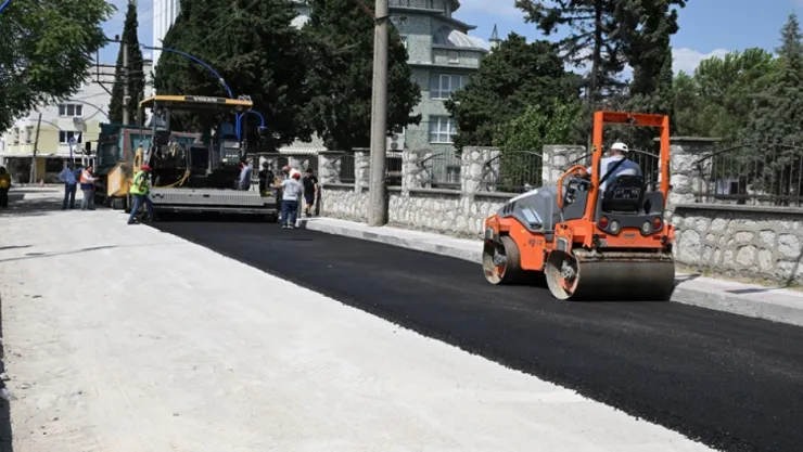Büyükşehir Altyapısı Tamamlanan Mahallelerde Asfalt Çalışmalarını Sürdürüyor