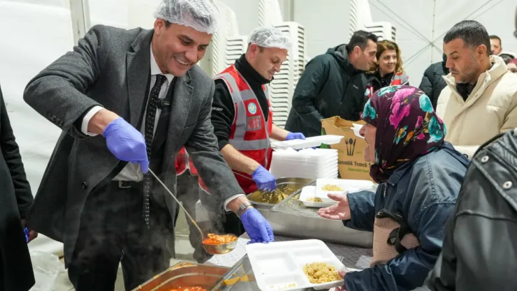 Büyükşehir'den Ramazan Boyunca 10 Bini Aşkın Kişiye Sıcak Yemek Desteği