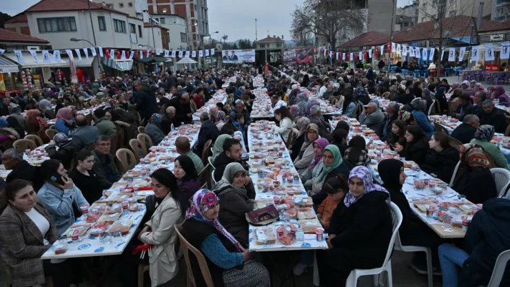 Büyükşehir, Ramazan'ın Bereketini Köprübaşı'nda Paylaştı