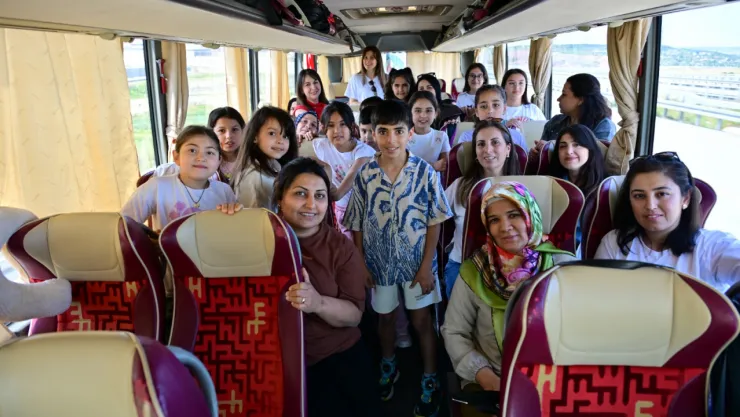 ÇKSM Öğrencileri Zorlu PSM'de Cumhuriyet'in Büyüleyici Hikayesini İzledi