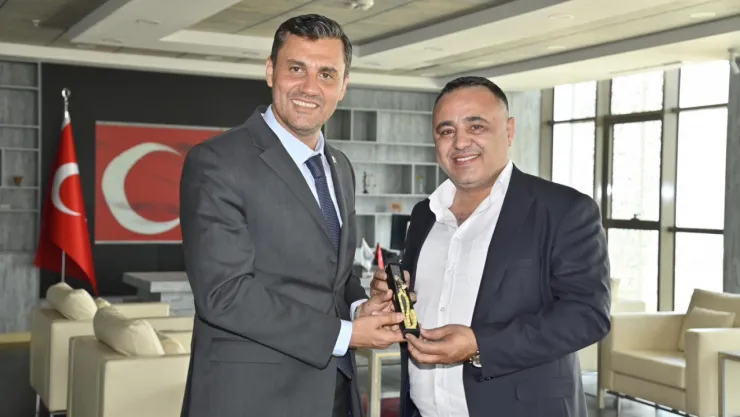 Ferdi Zeyrek'e Basın Mensupları ve Kick Boks Temsilcilerinden Anlamlı Ziyaret