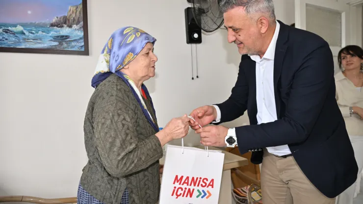 Huzurevi Sakinlerine Bayram Sürprizi