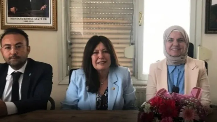 İyi Parti Manisa Milletvekili Şenol Sunat Turgutlu' da ziyaretlerde bulundu
