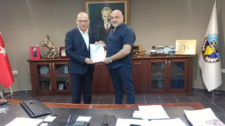 İyi Partili Özcan, Belediye Ziyaretlerinde, Çiçek  Yerine SMA Hastalarına Bağış Yapıyor