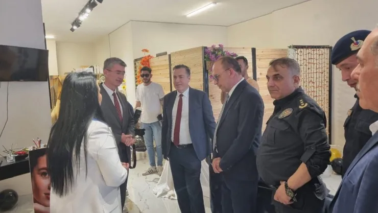 Kaymakam Kapankaya, Banu Tekin Beauty Güzellik Salonu'nun Açılış Törenine Katıldı