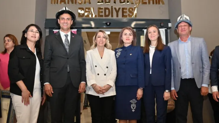Konuk Delegasyon Büyükşehir Belediyesi'nde Ağırlandı