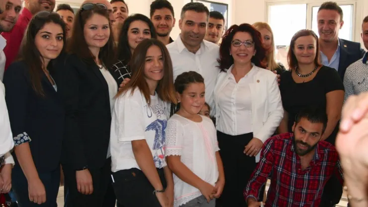 GELECEĞİMİZİN GÜVENCESİ GENÇLERE BAŞARILAR DİLİYORUM