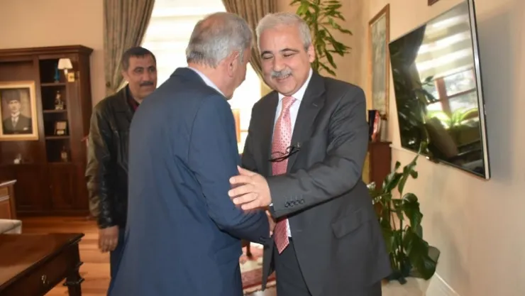 MANİSALI MUHTARLARDAN VALİ GÜVENÇER'E PROMOSYON TEŞEKKÜRÜ