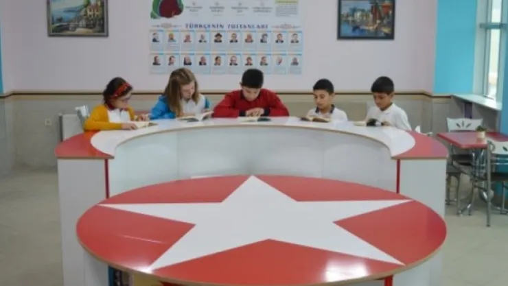 AY YILDIZ RAFLI 15 TEMMUZ KÜTÜPHANESİ