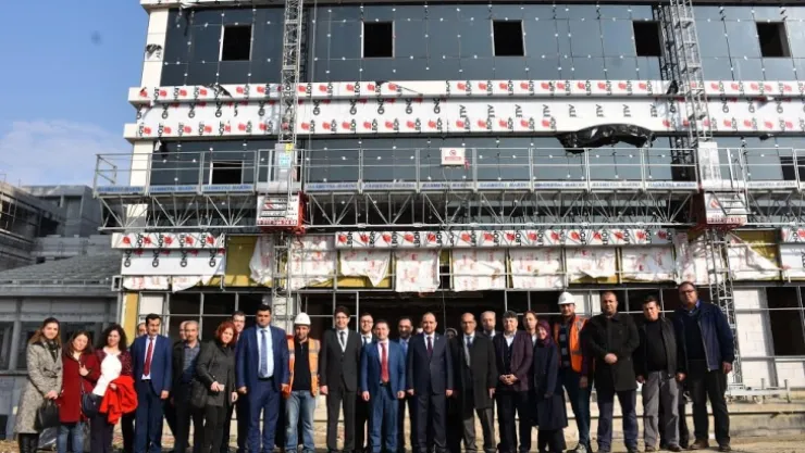 Baybatur,  400 yataklı devlet hastanesi  inşaatını inceledi