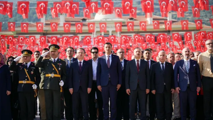 Manisa 30 Ağustos'u coşkuyla kutladı