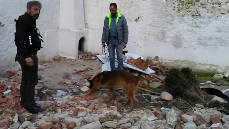 NARKO TİMLER NARKO POLİS KÖPEĞİ İŞ BAŞINDA !